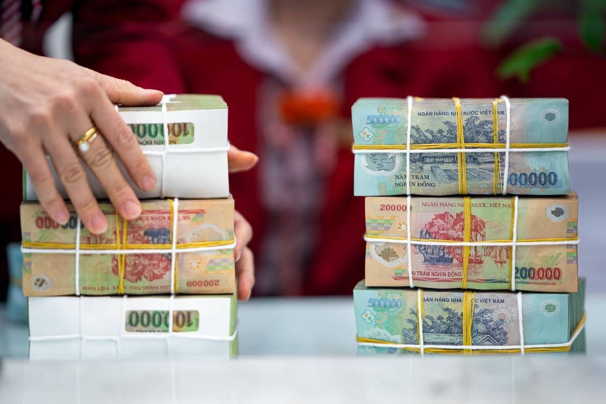 Lãi suất ngân hàng ngày 22/8/2026: SCB tăng mạnh, huy động vốn phân hóa rõ