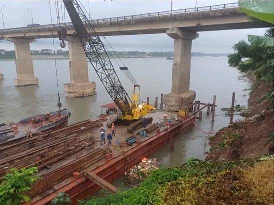 Các phương tiện được lưu thông bình thường qua cầu Trung Hà