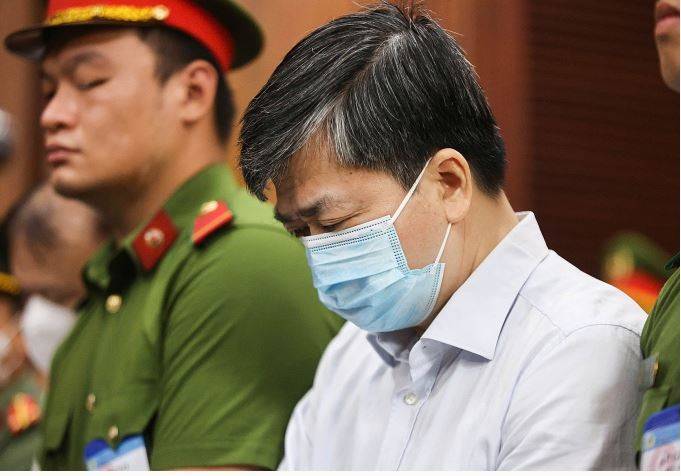 Ông Lê Đức Thọ bị kết án 28 năm tù, được trả lại 97 miếng vàng Ông Lê Đức Thọ bị kết án 28 năm tù, được trả lại 97 miếng vàng