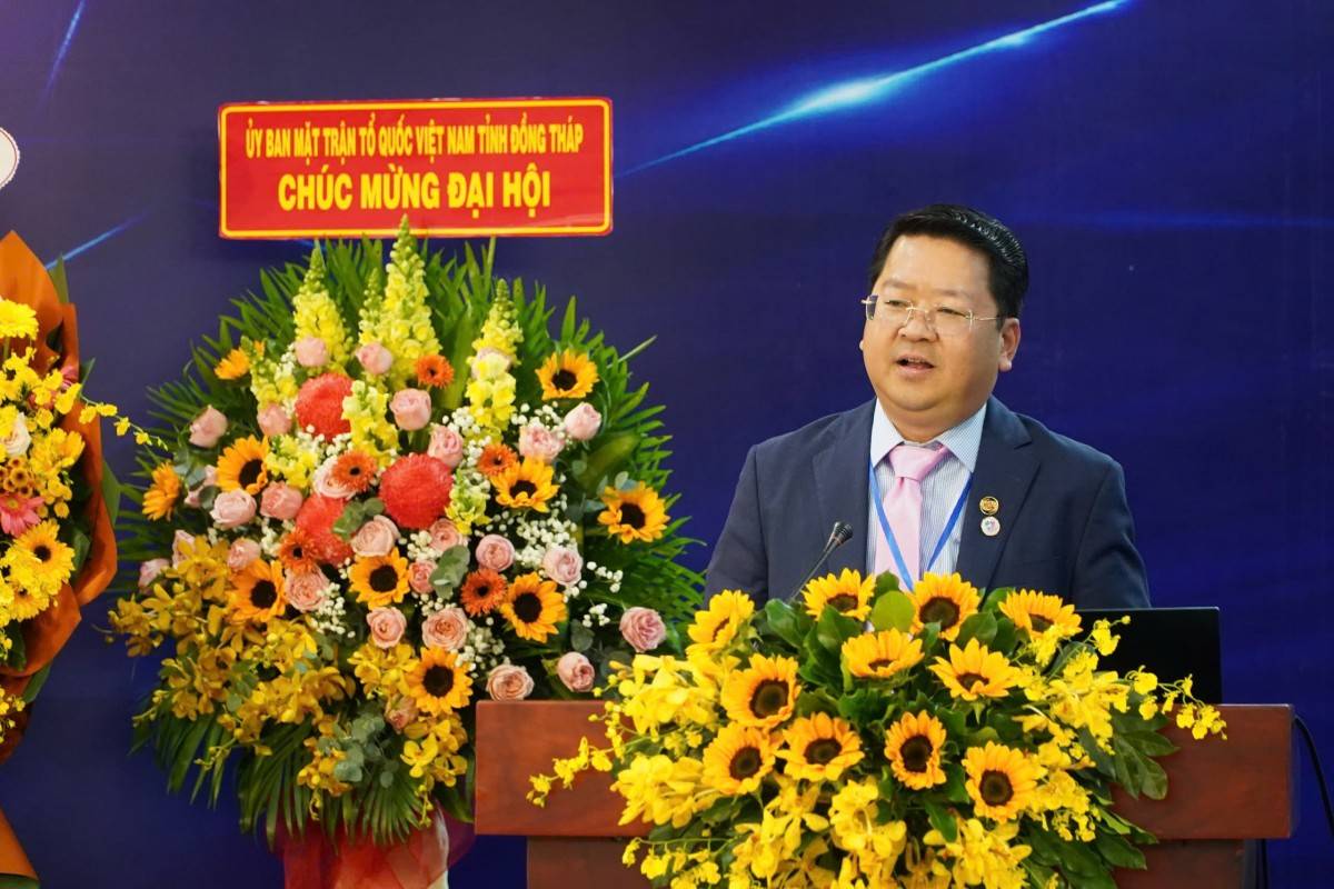 Ông Trần Văn Hậu phát biểu sau khi đắc cử Chủ tịch CLB Doanh nhân Đồng Tháp tại Thành phố Hồ Chí Minh nhiệm kỳ mới Ông Trần Văn Hậu phát biểu sau khi đắc cử Chủ tịch CLB Doanh nhân Đồng Tháp tại Thành phố Hồ Chí Minh nhiệm kỳ mới