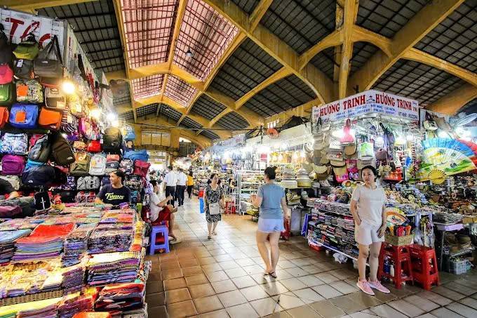 Chợ Bến Thành - một trong những điểm đến mang tính biểu tượng tọa lạc tại trung tâm Thành phố
