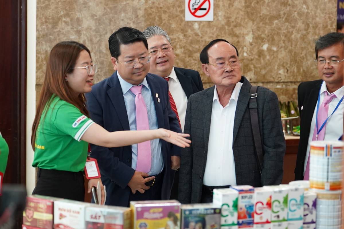 Doanh nhân Đất sen hồng: Đồng lòng kết nối vươn xa - Hợp tác phát triển bền vững ! Doanh nhân Đất sen hồng: Đồng lòng kết nối vươn xa - Hợp tác phát triển bền vững !