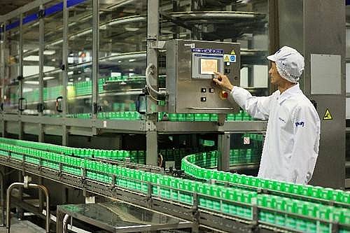 100% nhà máy Vinamilk đã được kiểm kê khí nhà kính theo tiêu chuẩn ISO14064 và thực hành sản xuất xanh. 100% nhà máy Vinamilk đã được kiểm kê khí nhà kính theo tiêu chuẩn ISO14064 và thực hành sản xuất xanh.
