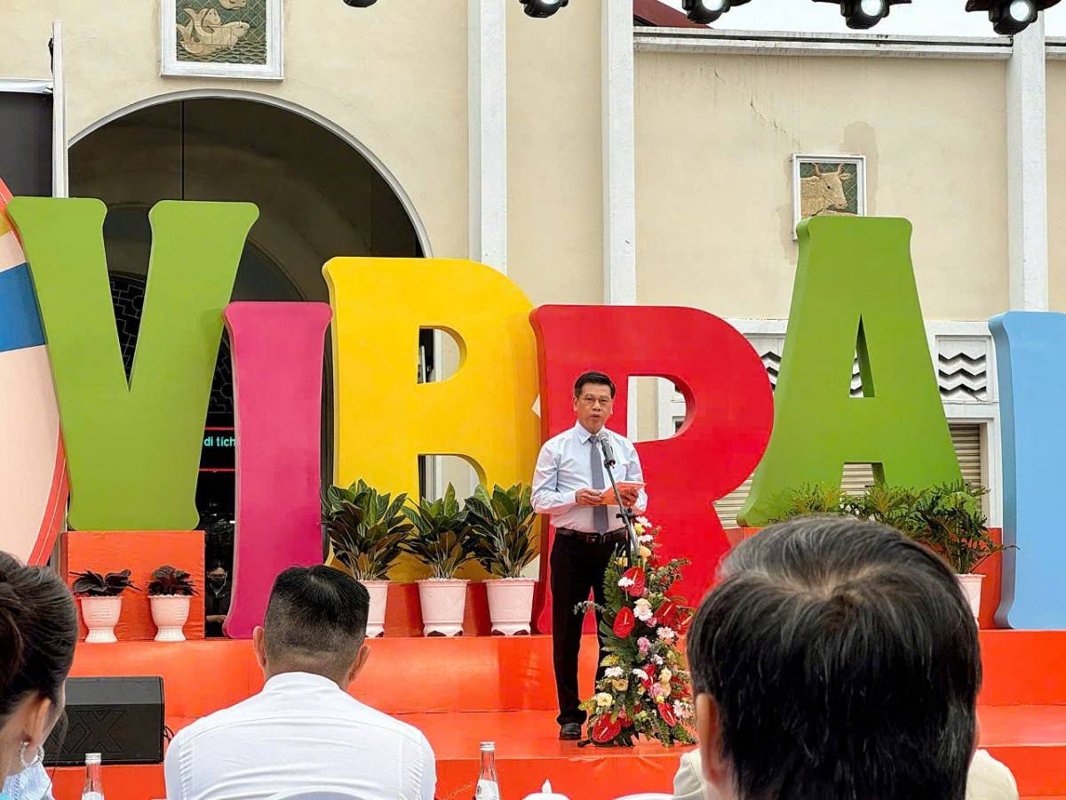 Phó Chủ tịch UBND TP. Hồ Chí Minh Nguyễn Văn Dũng  Phó Chủ tịch UBND TP. Hồ Chí Minh Nguyễn Văn Dũng