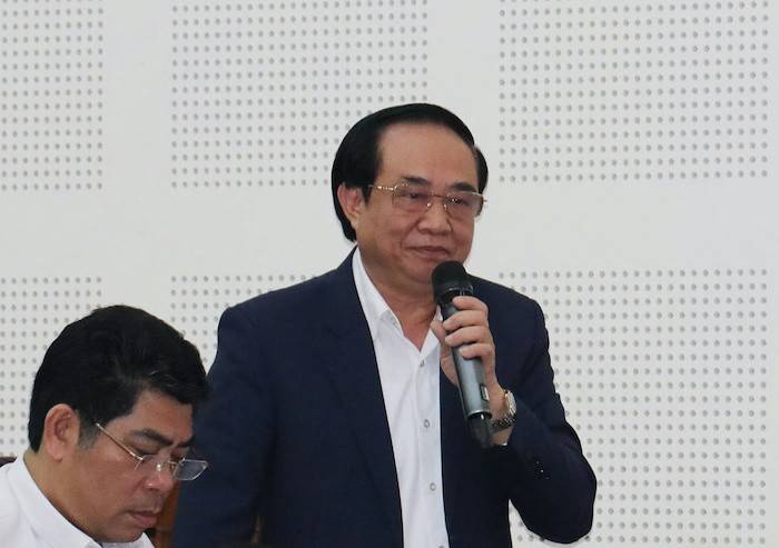 Ông Đoàn Hồng Vũ - Giám đốc Sở LĐ-TB&XH Nghệ An trả lời ở Phiên thảo luận tại hội trường 