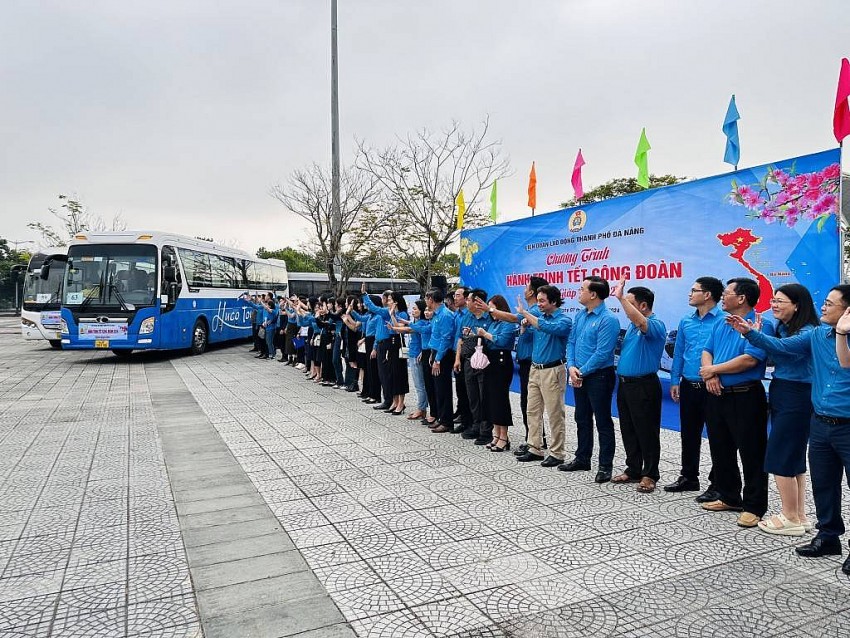 Những chuyến tàu xe miễn phí của Công đoàn đưa người lao động về quê đón Tết