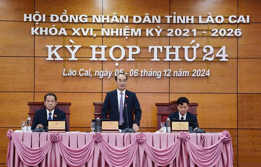 HĐND tỉnh Lào Cai khóa XVI trả lời chất vấn lĩnh vực tài nguyên môi trường, nông nghiệp