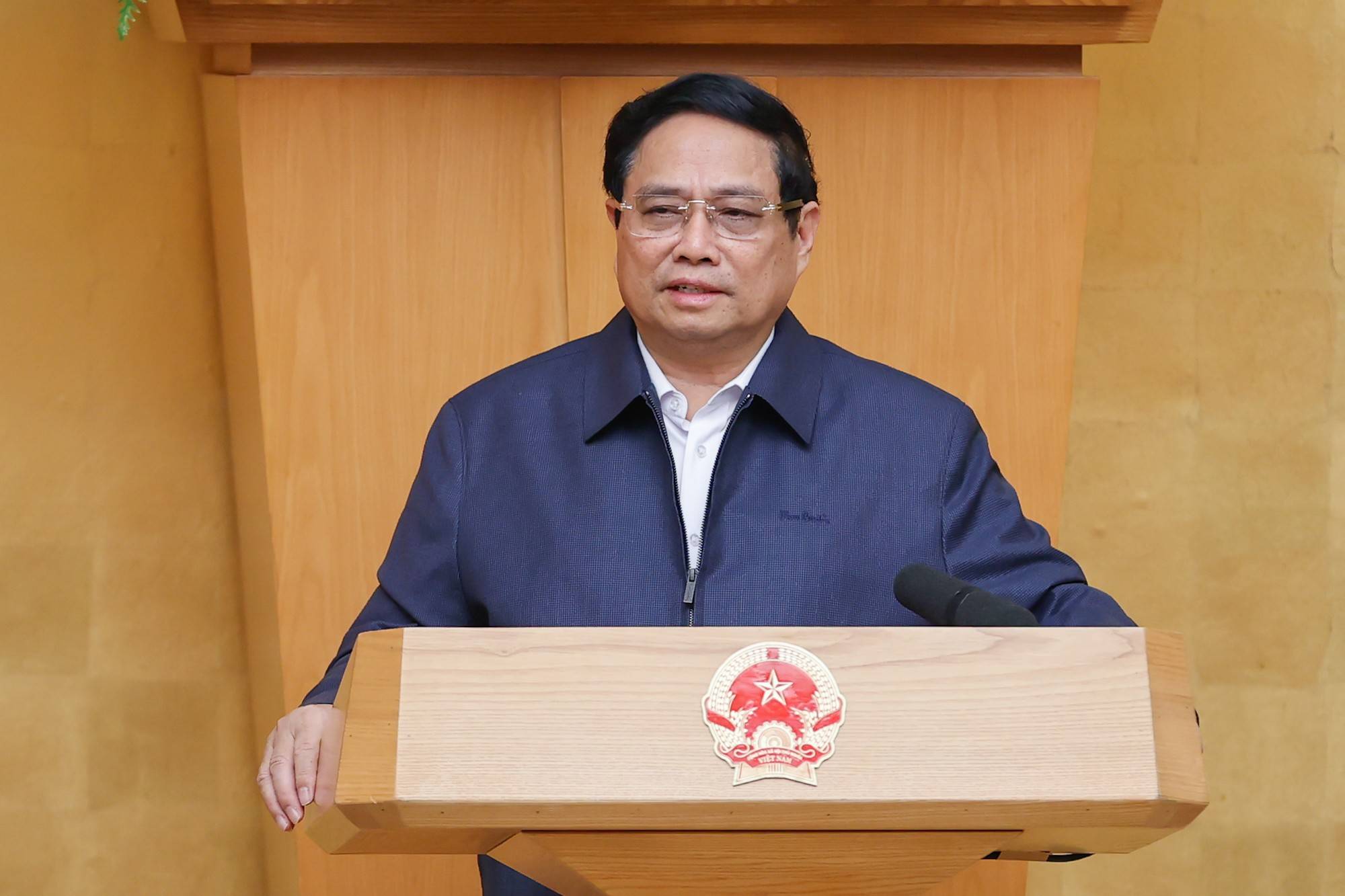 Thủ tướng: Ưu tiên cao nhất cho tăng trưởng, chính sách phải cởi trói để sản xuất, kinh doanh bung ra