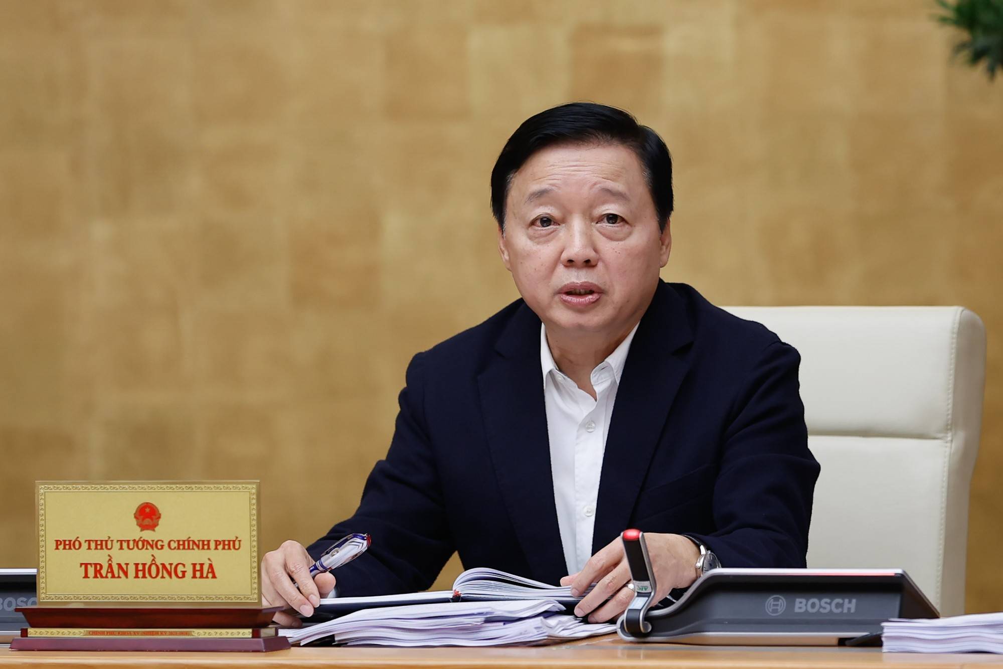 Thủ tướng: Ưu tiên cao nhất cho tăng trưởng, chính sách phải cởi trói để sản xuất, kinh doanh bung ra