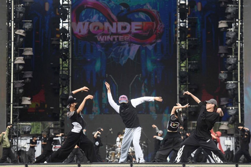 Không khí lễ hội tràn ngập trước giờ G siêu nhạc hội 8Wonder Winter