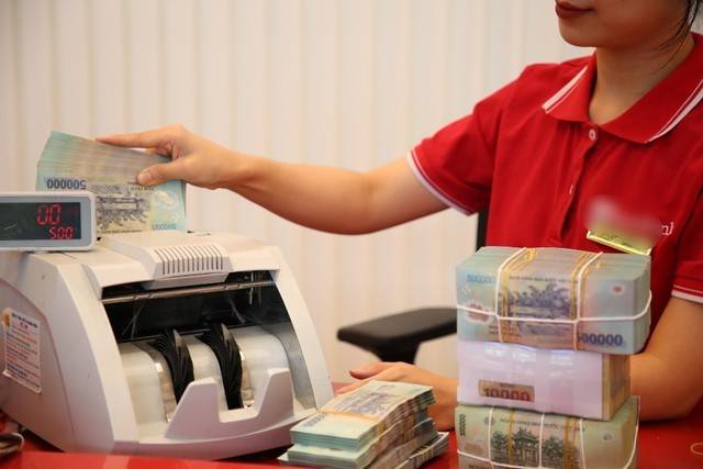 Lãi suất ngân hàng ngày 9/12/2024: Những ngân hàng nào có suất trên 6%? Lãi suất ngân hàng ngày 9/12/2024: Những ngân hàng nào có suất trên 6%?