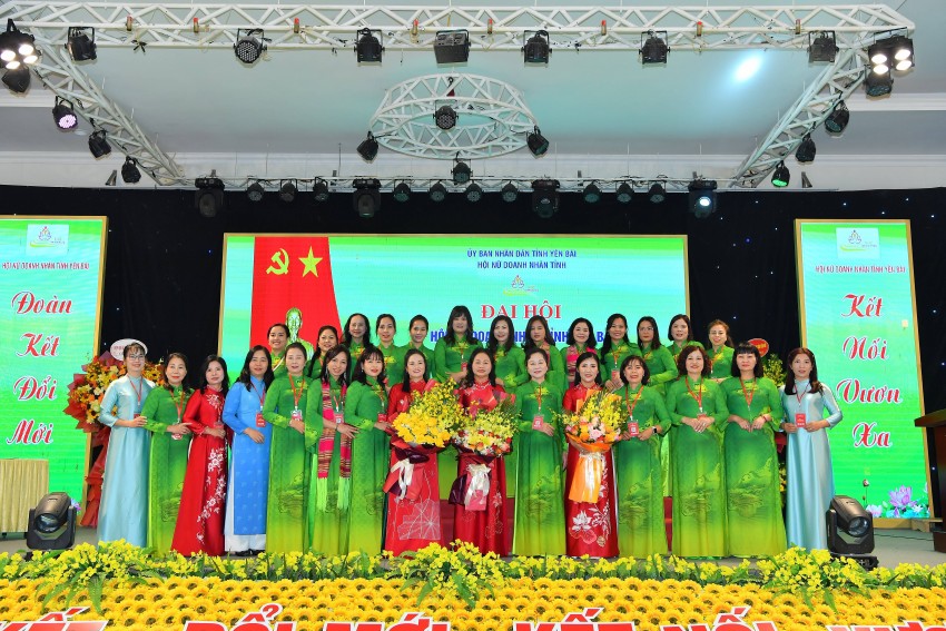 Bà Bùi Thị Sửu tiếp tục giữ chức Chủ tịch Hội Nữ doanh nhân tỉnh Yên Bái khoá II