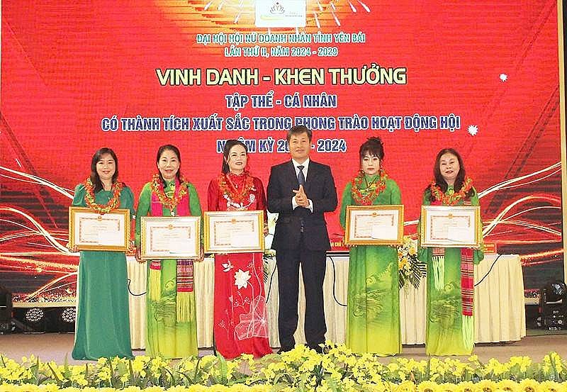 Bà Bùi Thị Sửu tiếp tục giữ chức Chủ tịch Hội Nữ doanh nhân tỉnh Yên Bái khoá II