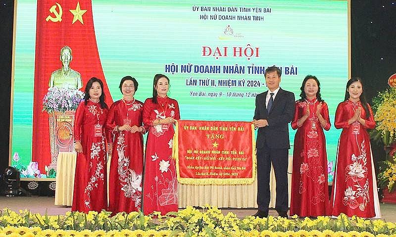 Bà Bùi Thị Sửu tiếp tục giữ chức Chủ tịch Hội Nữ doanh nhân tỉnh Yên Bái khoá II