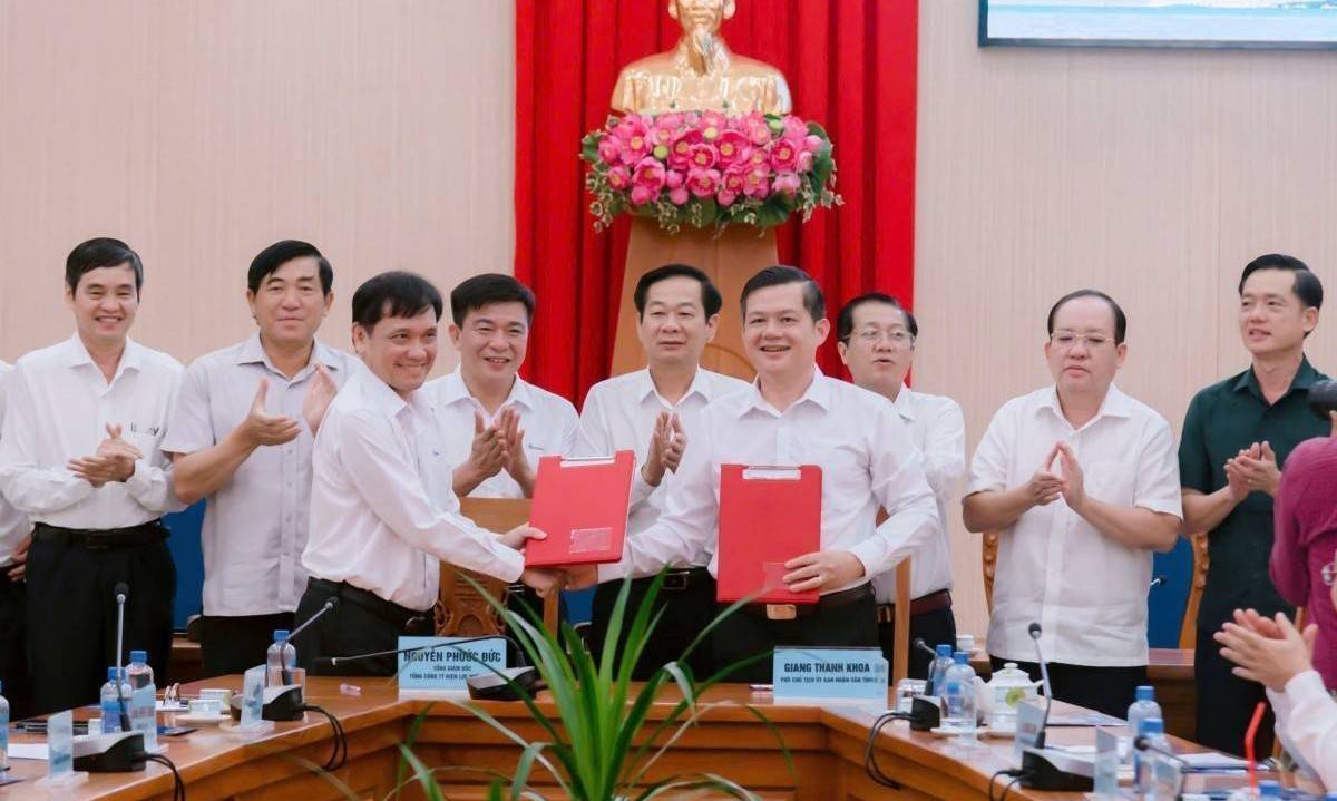 EVNSPC ký kết thực hiện 4 công trình cấp điện các đảo của tỉnh Kiên Giang