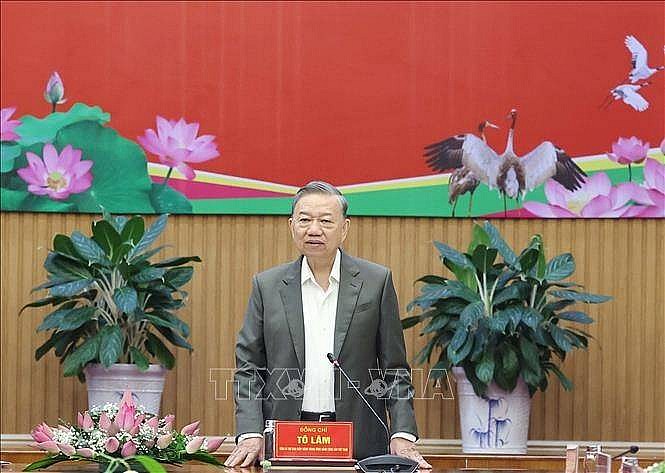 Tổng Bí thư Tô Lâm: Xây dựng tỉnh Đồng Tháp phát triển trong nhóm dẫn đầu vùng Đồng bằng sông Cửu Long - Ảnh: TTXVN Tổng Bí thư Tô Lâm: Xây dựng tỉnh Đồng Tháp phát triển trong nhóm dẫn đầu vùng Đồng bằng sông Cửu Long - Ảnh: TTXVN