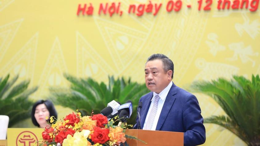 Chủ tịch UBND TP Hà Nội Trần Sỹ Thanh phát biểu tại phiên chất vấn kỳ họp lần thứ 20, HĐND Thành phố khóa XVI