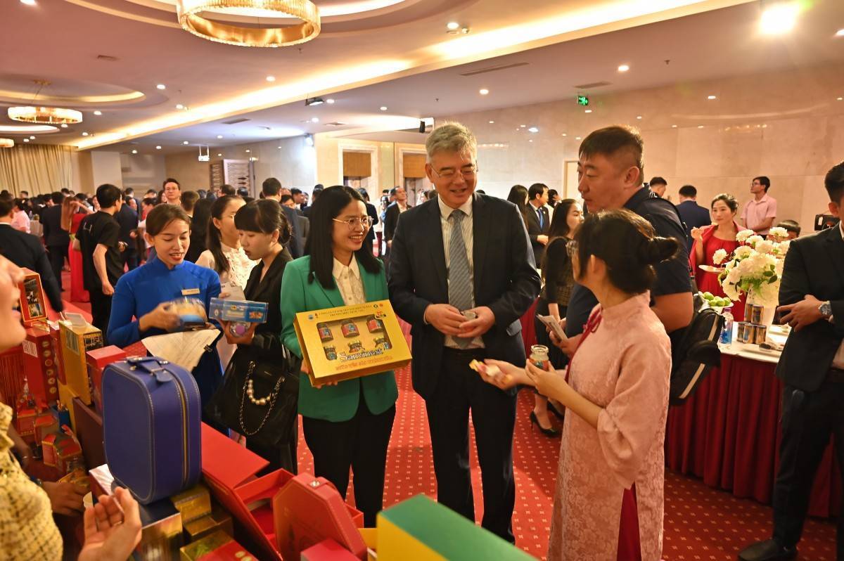 Gia tăng lượng khách Trung Quốc đến Việt Nam khoảng 10 triệu lượt/năm   Nha Trang- Khánh Hòa điểm đến ưu tiên của Trung Quốc khi sang Việt Nam