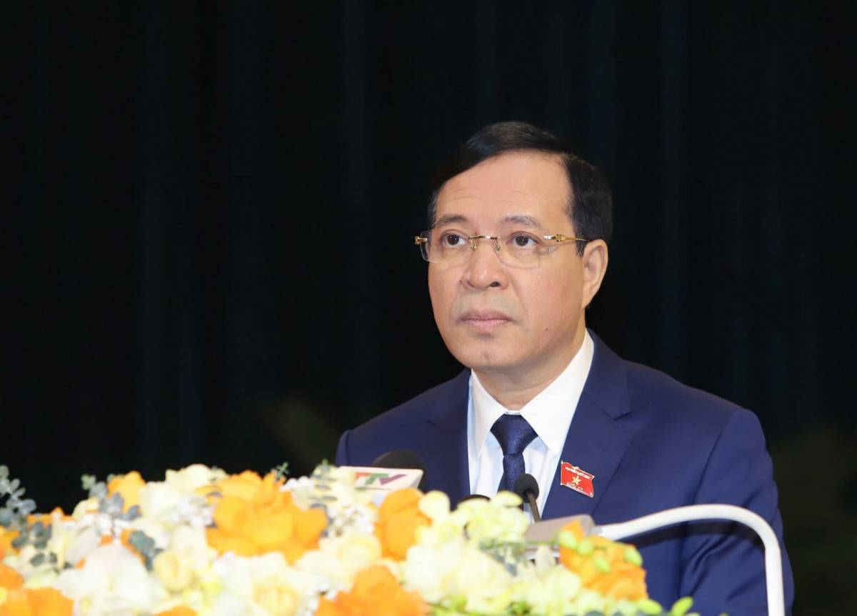 Chủ tịch HĐND tỉnh Lại Thế Nguyên phát biểu khai mạc.