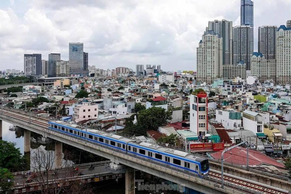 TP. Hồ Chí Minh: Đưa vào hoạt động 17 tuyến buýt gom metro sử dụng xe điện phục vụ kết nối các ga Metro