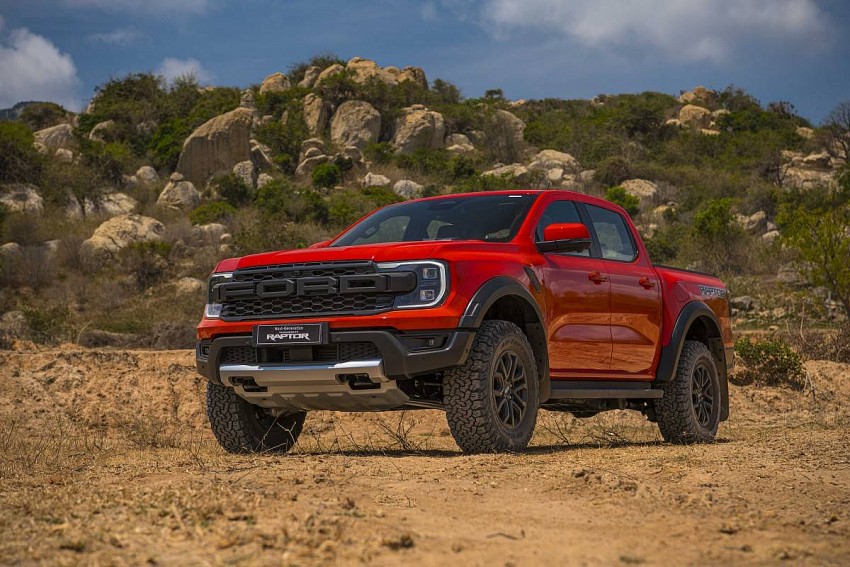 Ranger Raptor vượt ra khỏi khuôn mẫu của chiếc bán tải thông thường nhờ khung gầm siêu cứng Ranger Raptor vượt ra khỏi khuôn mẫu của chiếc bán tải thông thường nhờ khung gầm siêu cứng