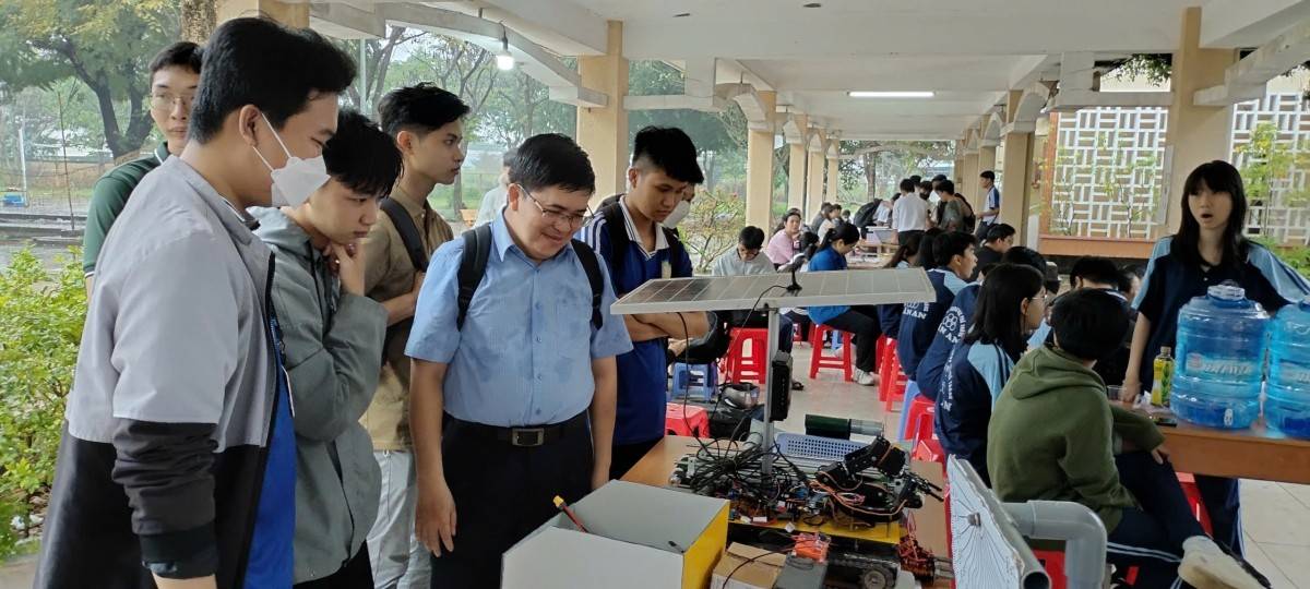 Trình diễn mô hình tại Ngày hội