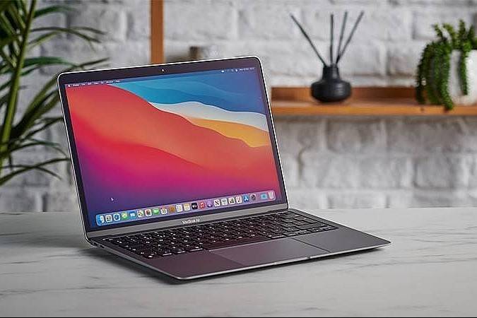 MacBook Air M1 giảm giá sâu: Siêu phẩm "bình dân" khuấy động thị trường laptop