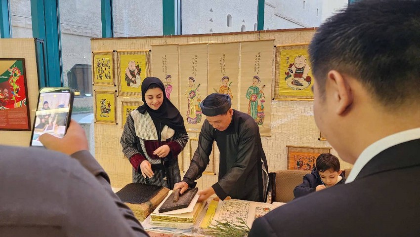 “Ngày Việt Nam ở nước ngoài 2024”: Văn hóa Việt chạm đến trái tim công chúng Trung Đông “Ngày Việt Nam ở nước ngoài 2024”: Văn hóa Việt chạm đến trái tim công chúng Trung Đông
