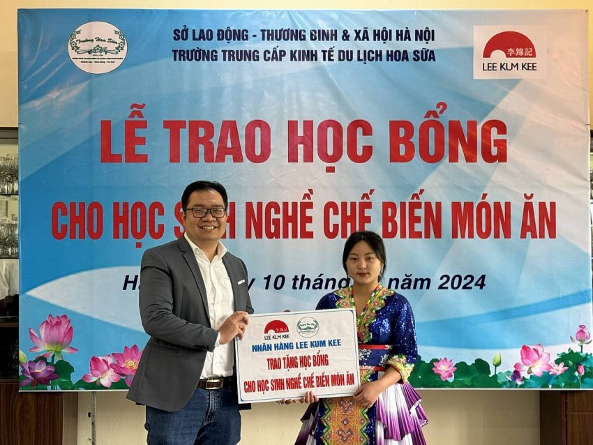 Lee Kum Kee đồng hành cùng học sinh dân tộc thiểu số Việt Nam: Trao cơ hội – mở tương lai Lee Kum Kee đồng hành cùng học sinh dân tộc thiểu số Việt Nam: Trao cơ hội – mở tương lai