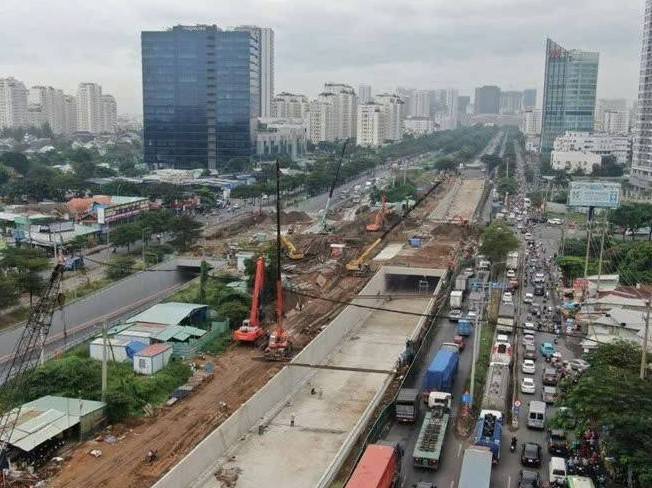 TP. Hồ Chí Minh: Khẩn trương đẩy nhanh tiến độ thi công các dự án giao thông trọng điểm