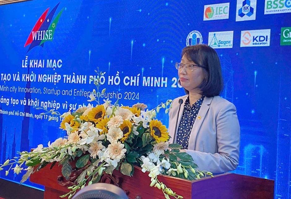 Đồng chí Trần Thị Diệu Thúy phát biểu tại chương trình.