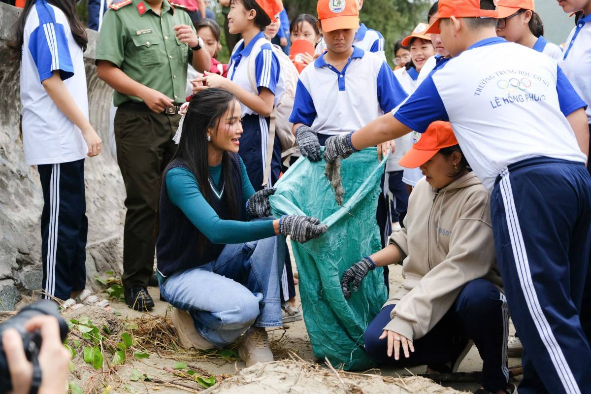 Đây là năm thứ 2 liên tiếp Hoa hậu H’Hen Niê đồng hành cùng Ngày hội sống xanh. Trước đó, năm 2023, Ngày hội được tổ chức tại huyện Đất Đỏ. 