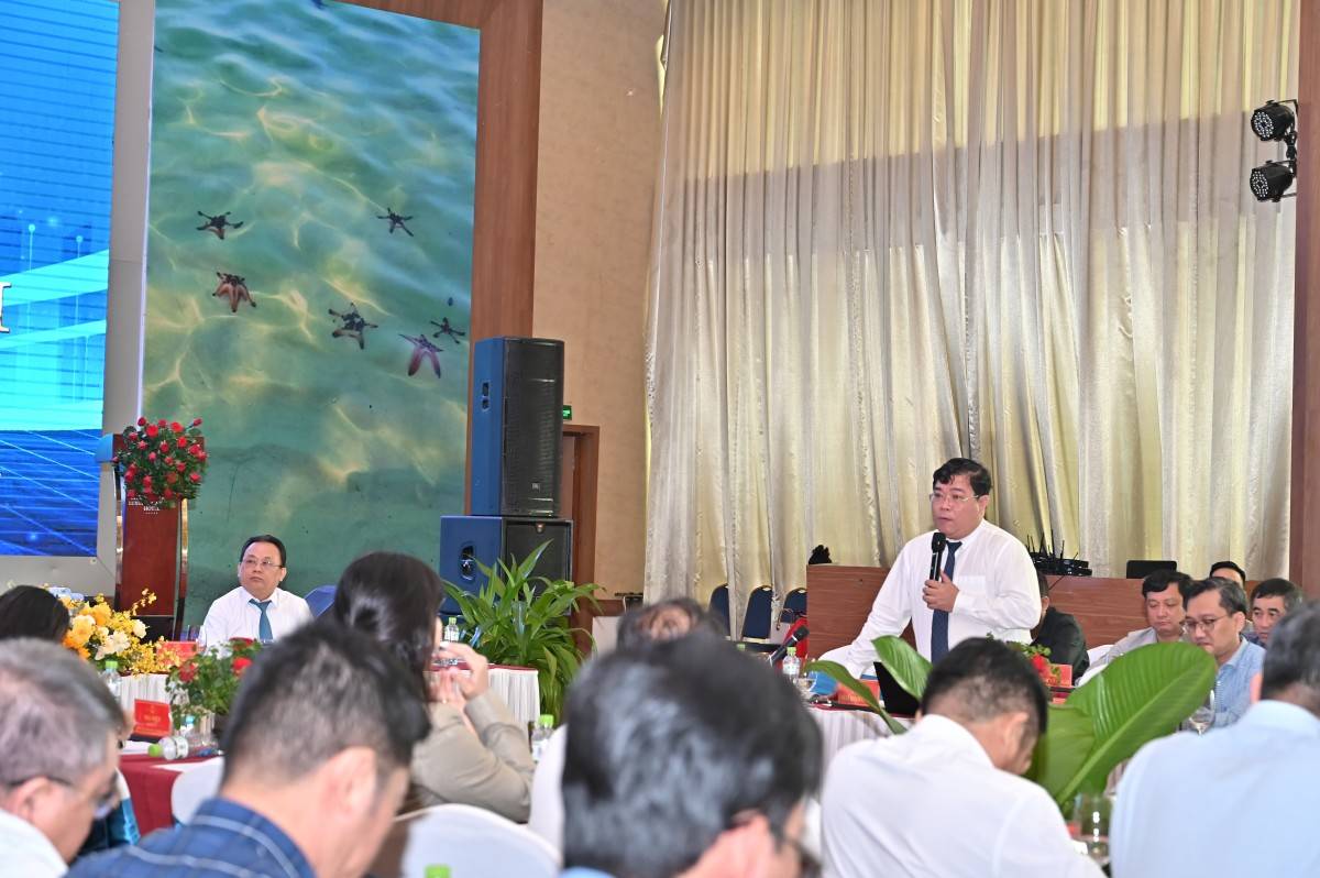 Hội nghị đối thoại doanh nghiệp lần II năm 2024. Có 150 doanh nghiệp tham dự. Lãnh đạo tỉnh Khánh Hòa tiếp nhận thông tin từ 60 doanh nghiệp.