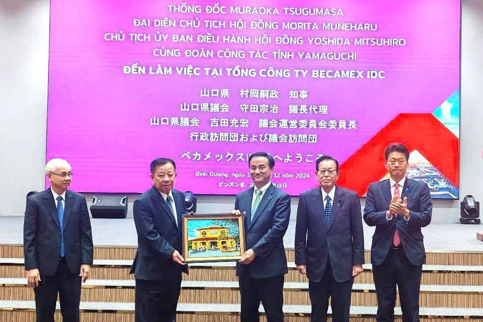 Thống đốc tỉnh Yamaguchi (Nhật Bản) làm việc với Becamex IDC