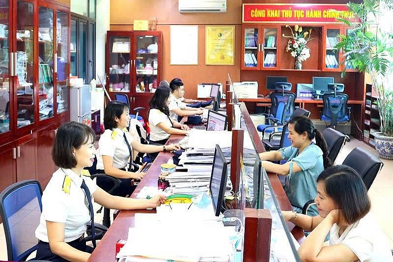 Ngành thuế đã miễn, giảm, gia hạn thuế cho gần 3,7 triệu lượt người nộp thuế Ngành thuế đã miễn, giảm, gia hạn thuế cho gần 3,7 triệu lượt người nộp thuế