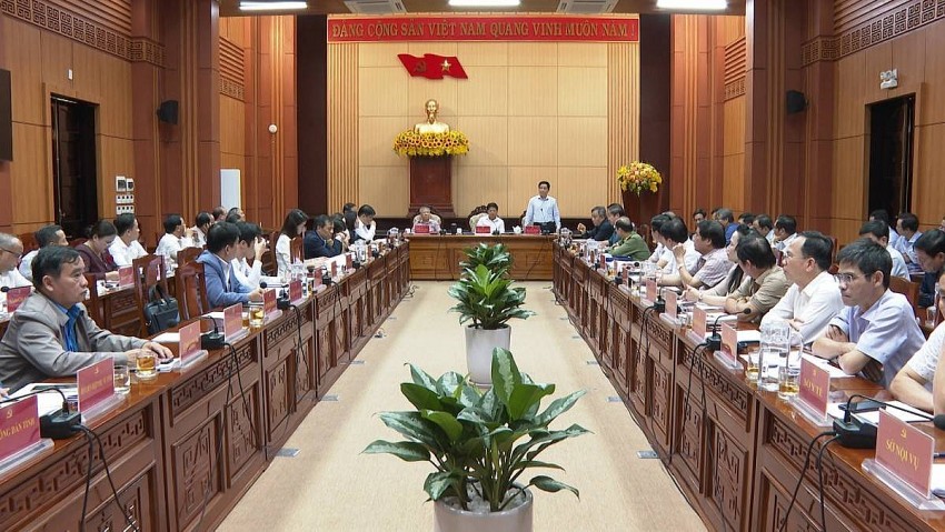 Sau khi thành lập, sáp nhập, tổ chức lại, UBND tỉnh Quảng Nam có 13 cơ quan chuyên môn giảm 6 cơ quan.