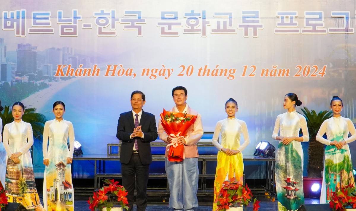 Khánh Hoà: Giao lưu văn hóa Việt Nam - Hàn Quốc Khánh Hoà: Giao lưu văn hóa Việt Nam - Hàn Quốc