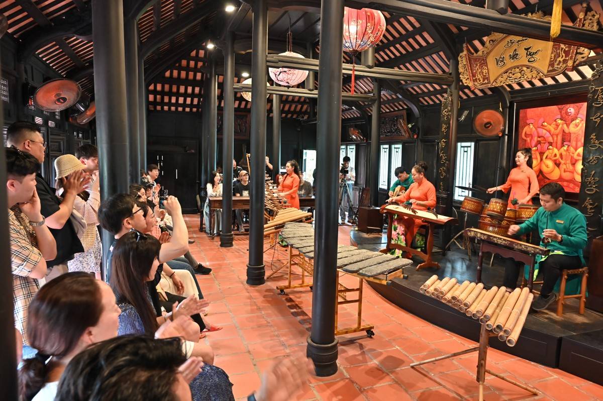 Giao lưu văn hóa Việt HànChào mừng kỷ niệm 32 năm quan hệ ngoại giao Việt Nam - Hàn Quốc và 22 năm hợp tác giữa Khánh Hòa - Ulsan. Giao lưu văn hóa Việt HànChào mừng kỷ niệm 32 năm quan hệ ngoại giao Việt Nam - Hàn Quốc và 22 năm hợp tác giữa Khánh Hòa - Ulsan.