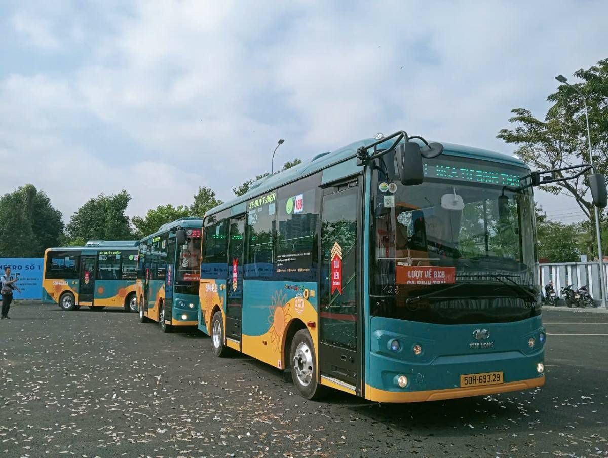 công ty Phương Trang đã tiên phong thay thế xe buýt chạy nhiên liệu Diesel bằng 150 xe buýt thuần điện được trang bị công nghệ hiện đại.