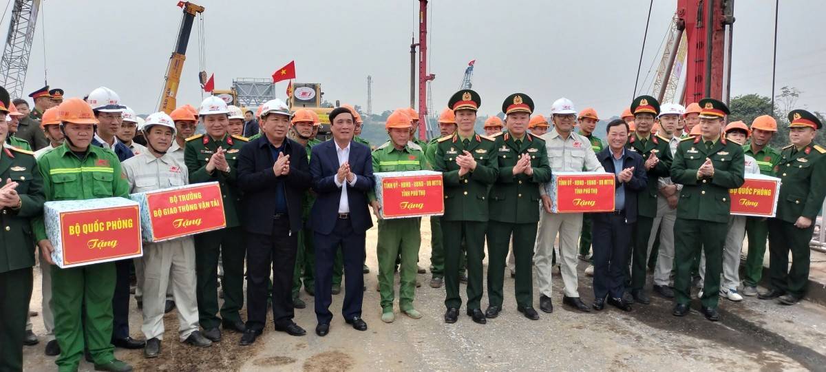 Khởi công Dự án đầu tư xây dựng cầu Phong Châu mới