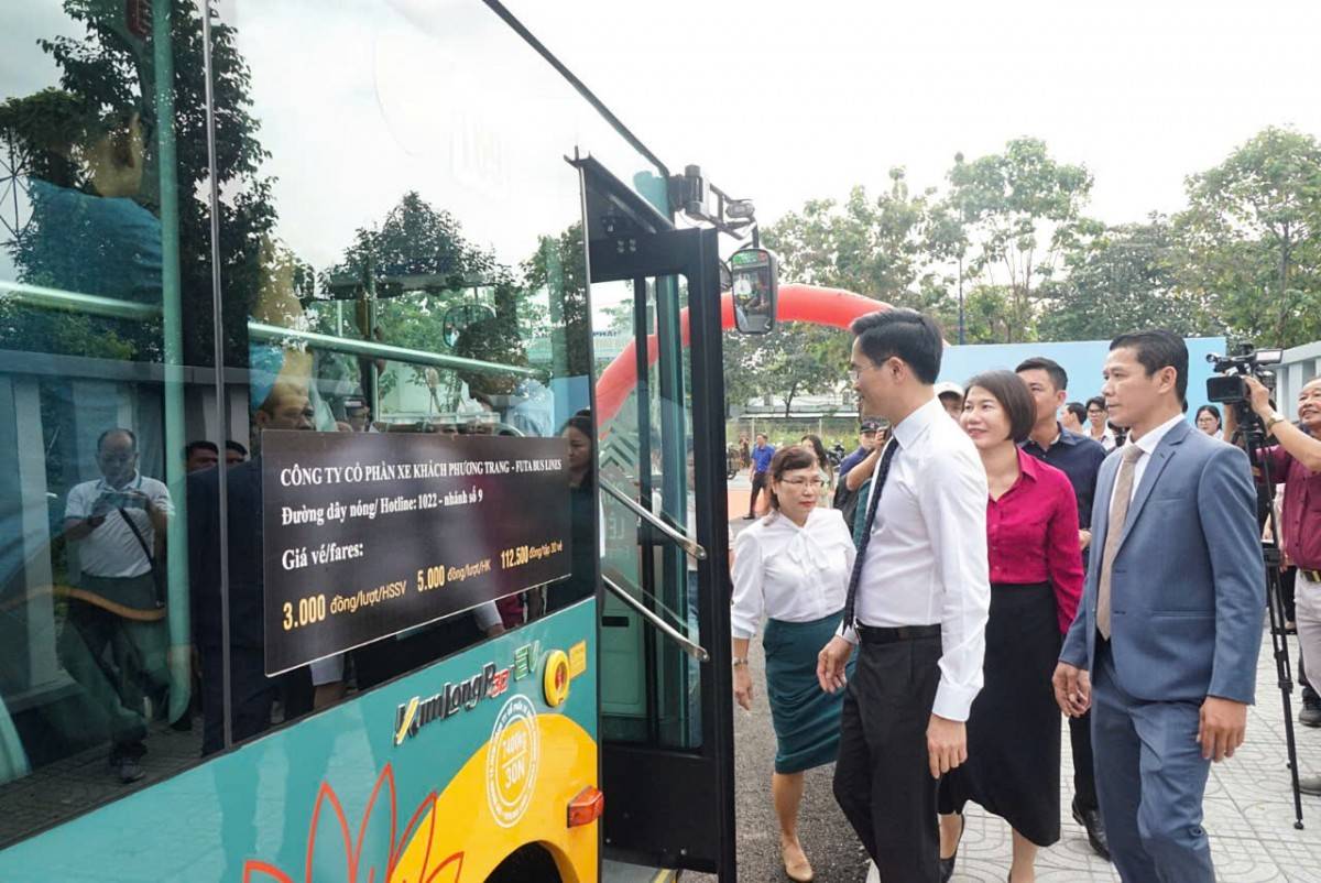 Trải nghiệm tuyến xe búy điện kết nối các nhà ga tuyến đường sắt đô thị số 1, Bến Thành – Suối Tiên