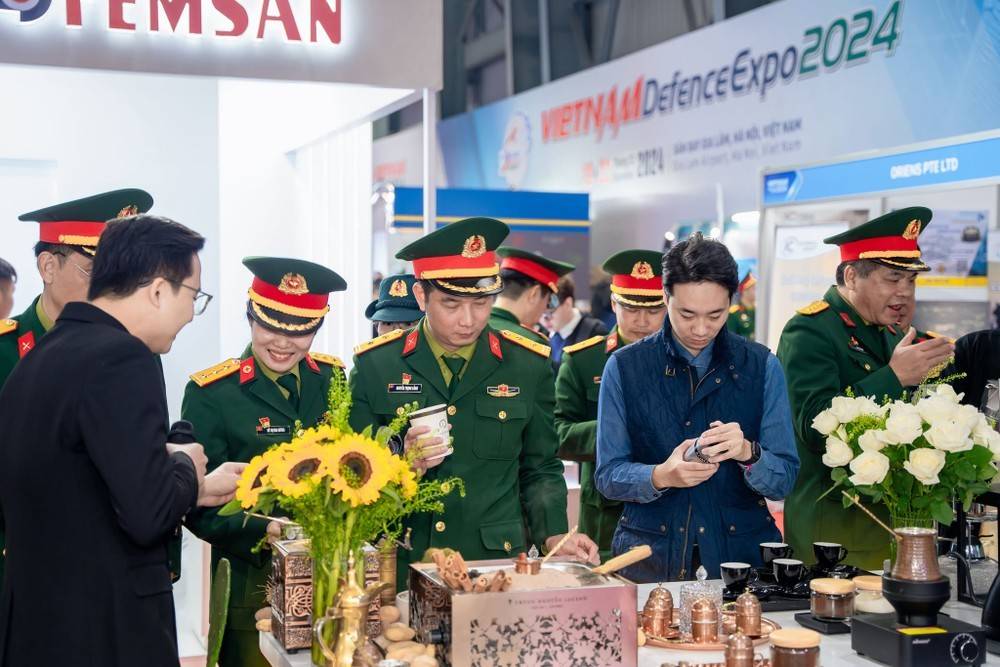 Ấn tượng Trung Nguyên E-Coffee tại Triển lãm Quốc phòng quốc tế Việt Nam 2024