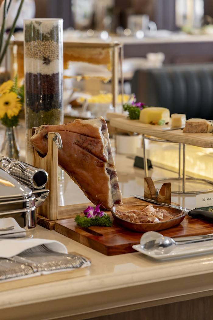 Một góc Xuân Châu Âu ở Đà Lạt: Đón Tết Nguyên Đán tại Golden Imperial Hotel