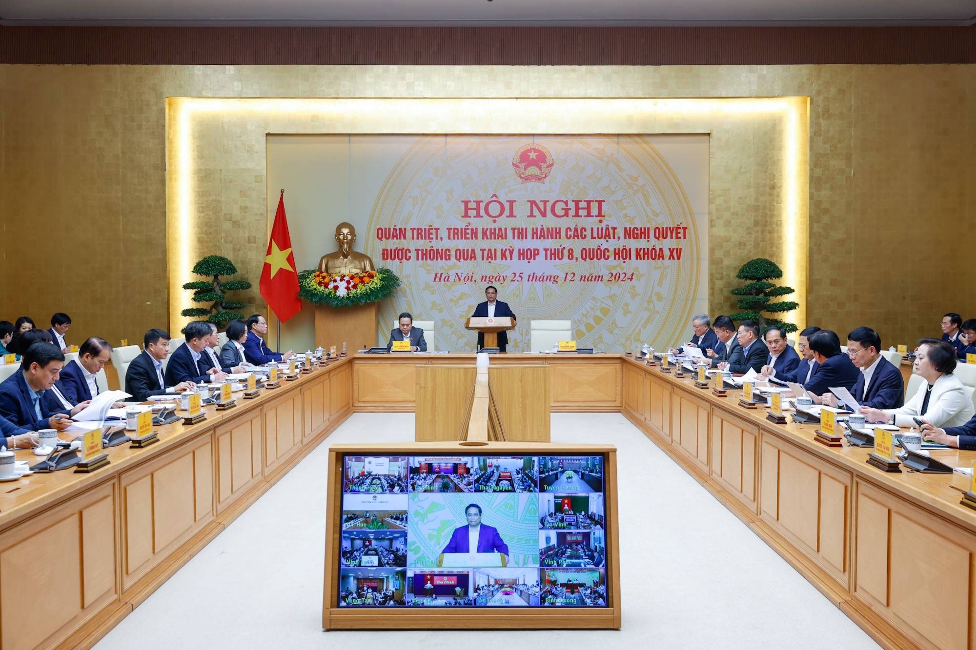 Thủ tướng: Cương quyết xóa bỏ cơ chế xin cho, loại bỏ các quy định cản trở phát triển