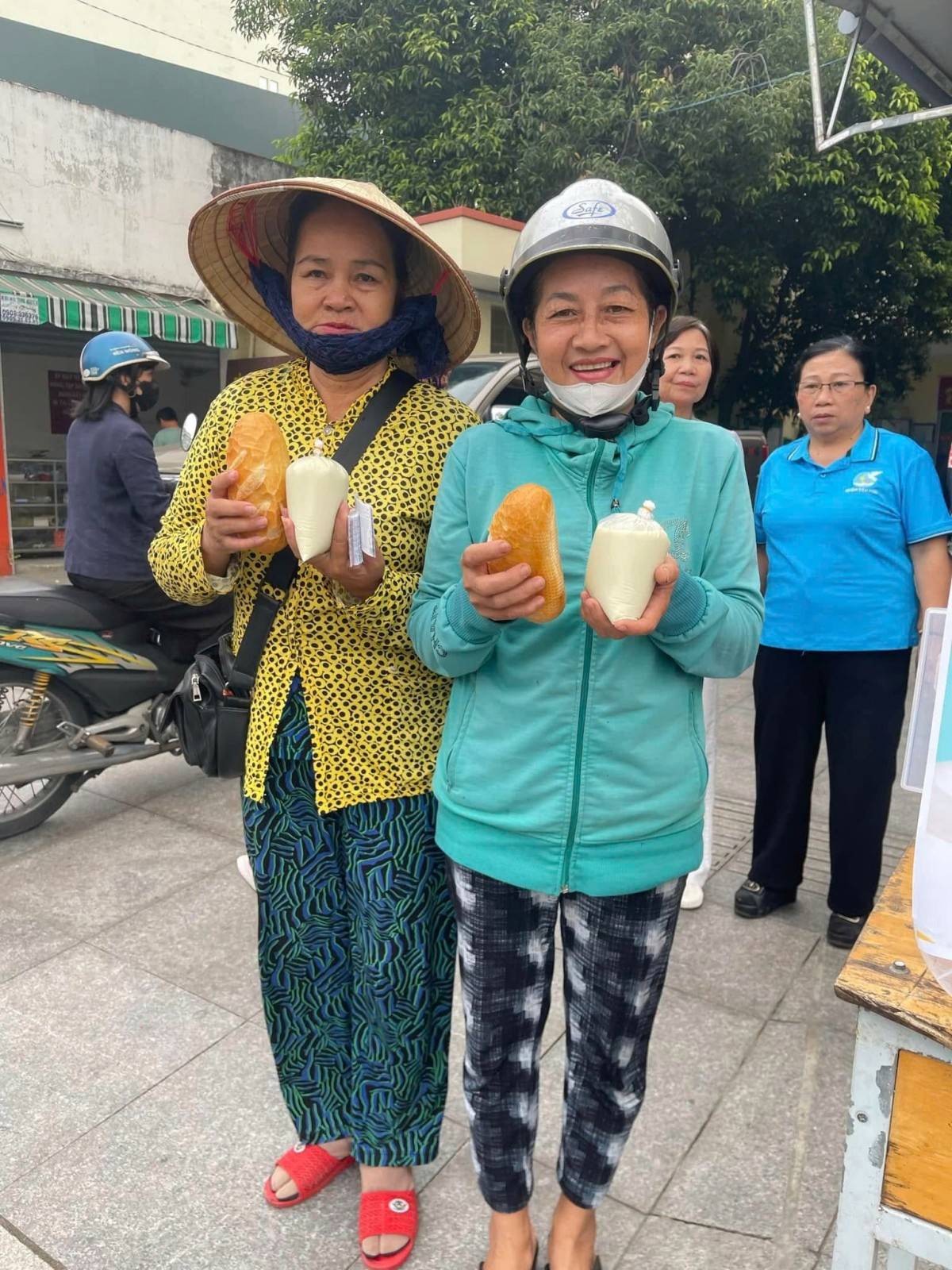 Phường Tân Thới Hòa chia sẻ yêu thương đến những hoàn cảnh khó khăn