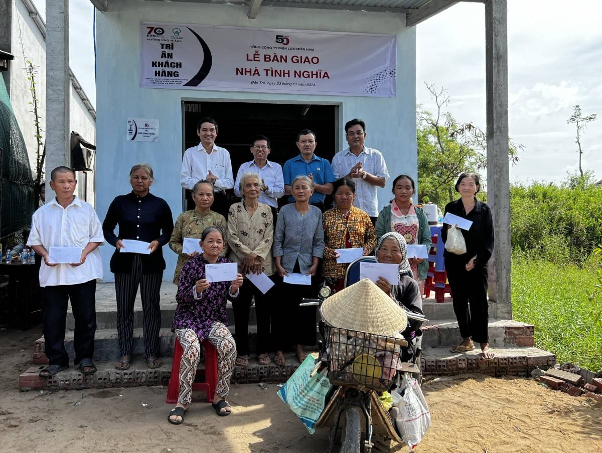 Xây tặng nhà tình nghĩa, tặng quà các hộ nghèo tại nhiều tỉnh thành phía Nam  trong Tháng Tri ân khách hàng 2024 Xây tặng nhà tình nghĩa, tặng quà các hộ nghèo tại nhiều tỉnh thành phía Nam  trong Tháng Tri ân khách hàng 2024