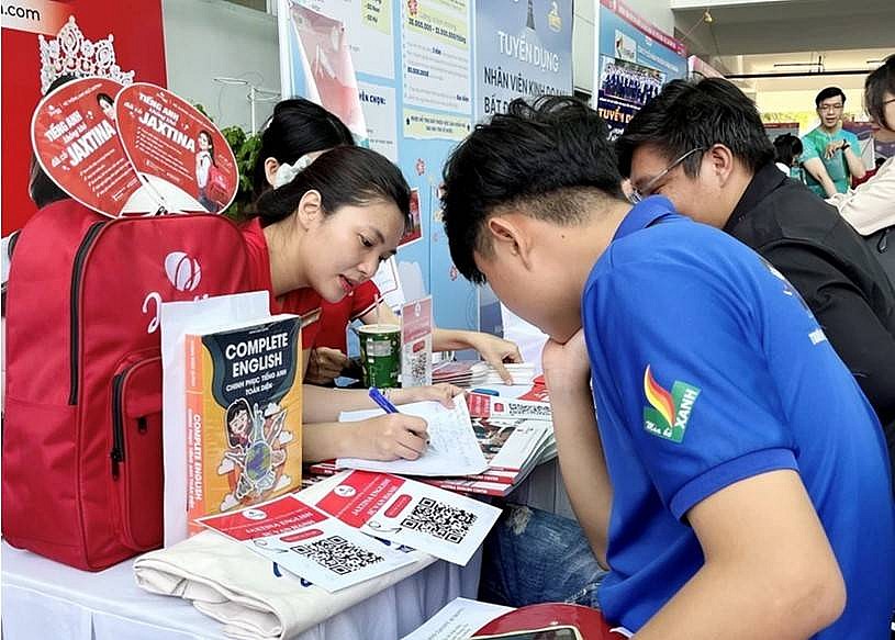 TP Hồ Chí Minh đang cần hơn 32.000 vị trí việc làm TP. Hồ Chí Minh đang cần hơn 32.000 vị trí việc làm