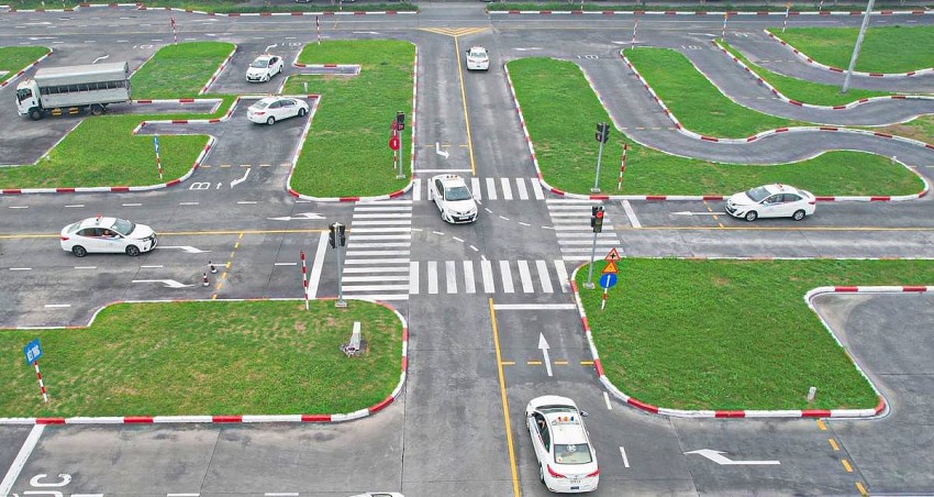 Từ 1/1/2025, cơ sở đào tạo lái xe ô tô phải có diện tích trên 1.000 m2