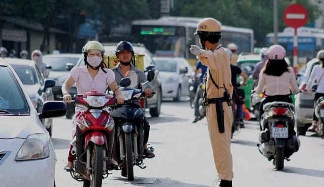 Từ năm 2025, nhiều hành vi vi phạm giao thông tăng mức phạt. (Ảnh minh họa) Vượt đèn đỏ, đi ngược chiều bị phạt tới 20 triệu đồng từ ngày 1/1/2025