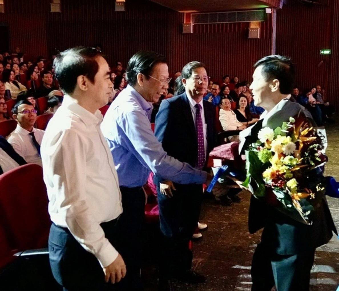 Doanh nhân Jonathan Hạnh Nguyễn ủng hộ 4,79 tỷ đồng tại chương trình 